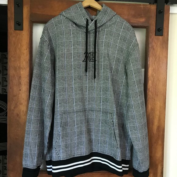 American Eagle Outfitters Other - American Eagle Hooded Sweatshirt W/Pocket
